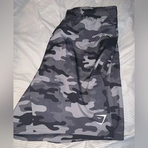NWOT mens gym shark shorts